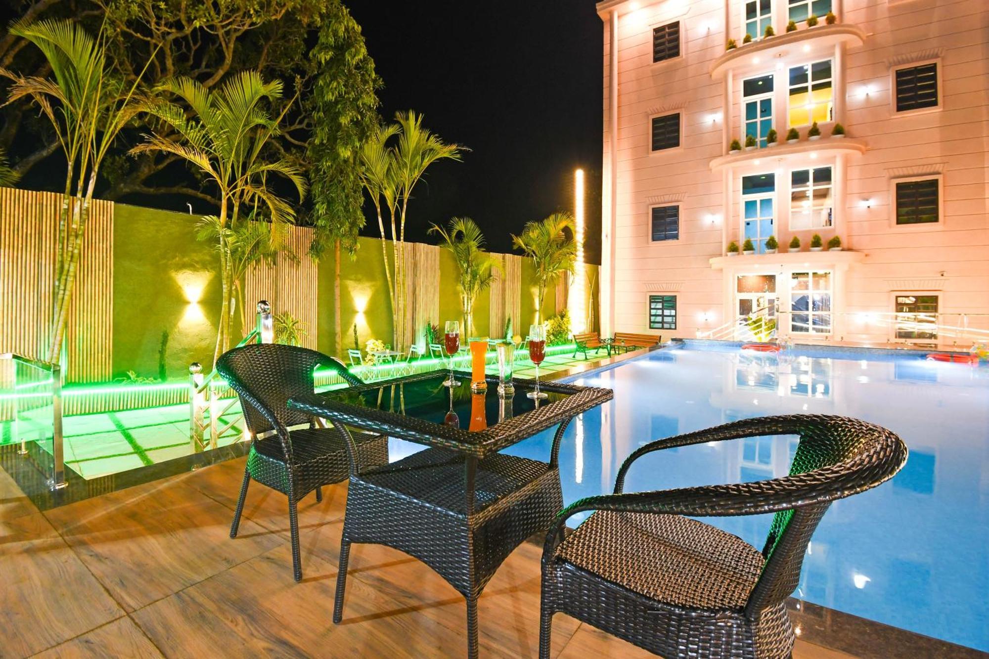 Hotel O M H Club And Resorts رانشي المظهر الخارجي الصورة