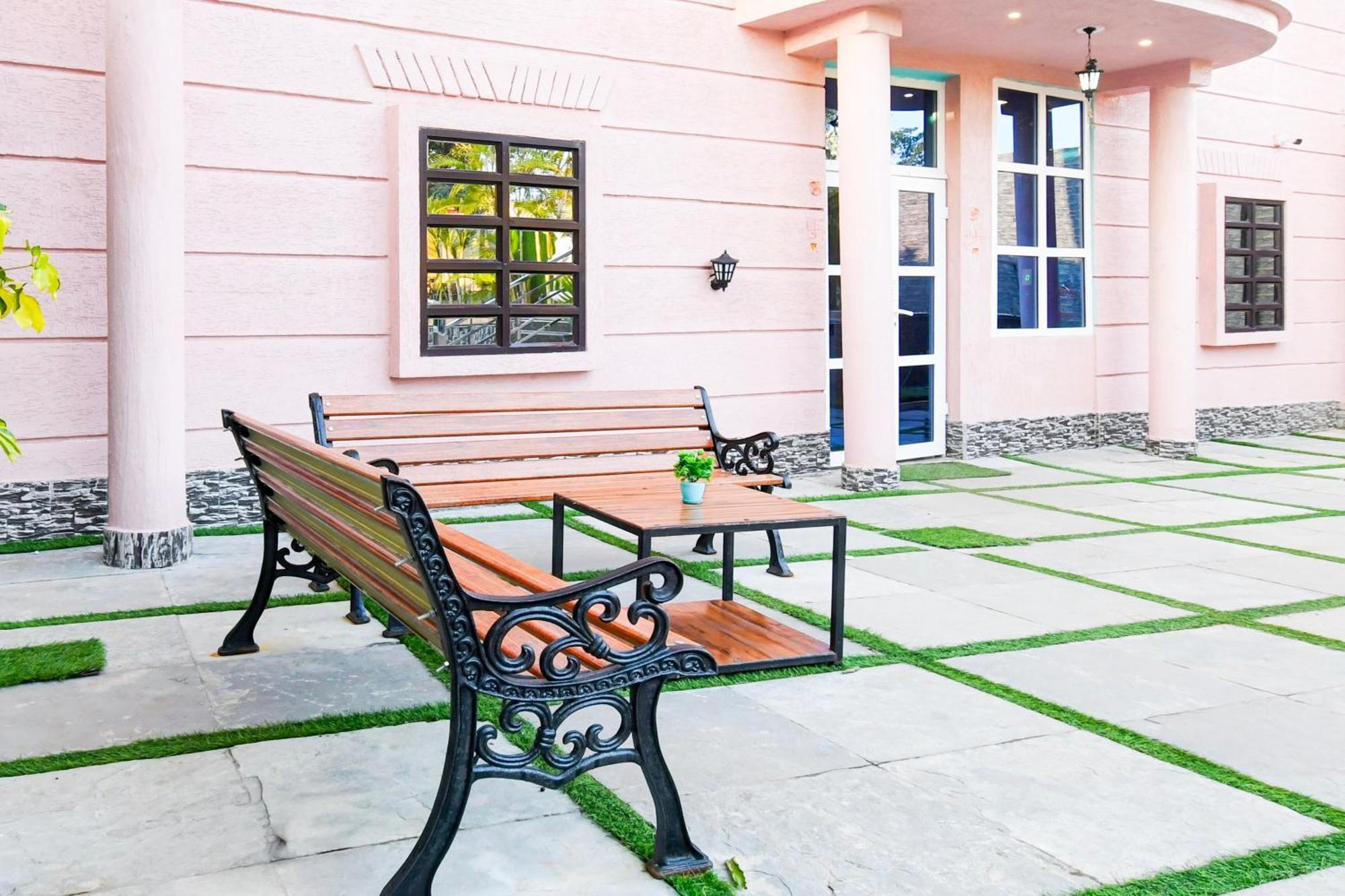 Hotel O M H Club And Resorts رانشي المظهر الخارجي الصورة